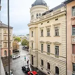 J - Chain Bridge - Danube View - Sleeps 6 Budapešť