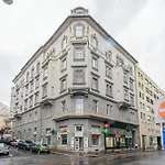 J - Chain Bridge - Danube View - Sleeps 6 Budapešť