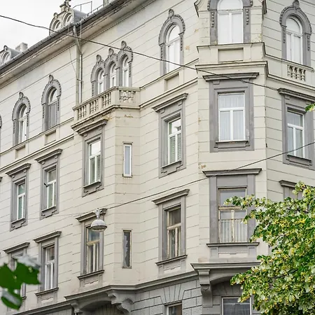Apartment Unique At Chain Bridge With Danube View *