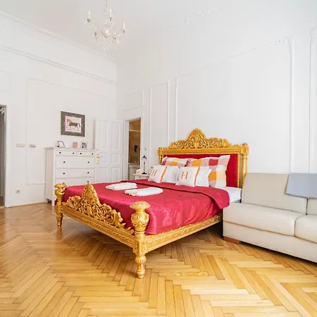 Unique At Chain Bridge With Danube View Apartment
