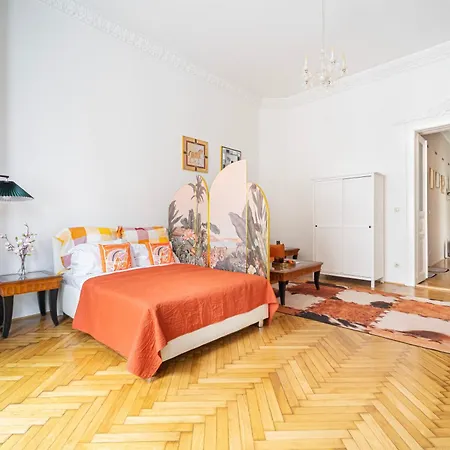 Unique At Chain Bridge With Danube View Apartment *