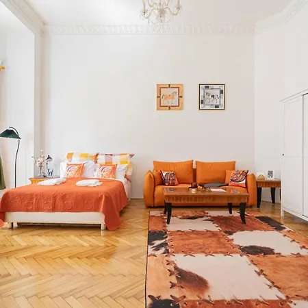 Unique At Chain Bridge With Danube View Apartment *