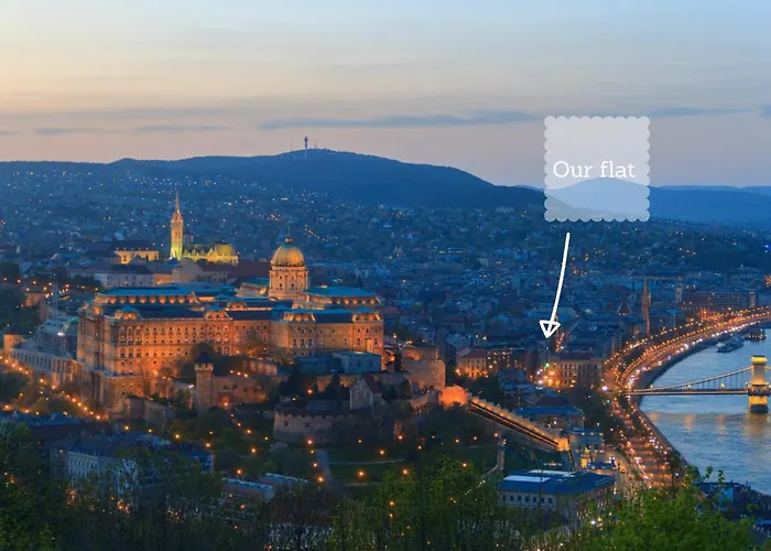 J Home - Chain Bridge Apartment - Danube View - Sleeps 5 Apartmán *