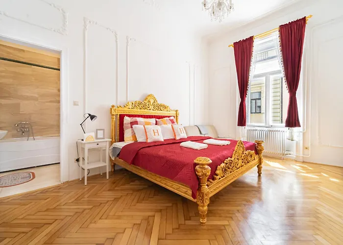 J Home - Chain Bridge Apartment - Danube View - Sleeps 5 *