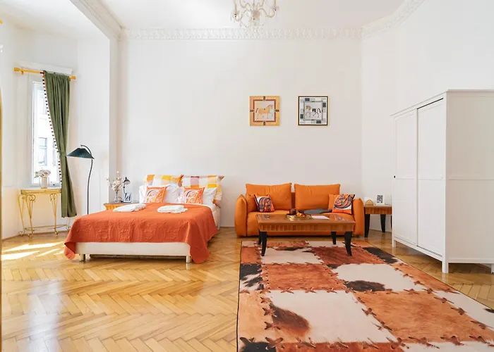 J Home - Chain Bridge Apartment - Danube View - Sleeps 5 Apartmán *