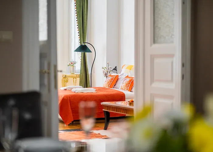 Apartmán J Home - Chain Bridge Apartment - Danube View - Sleeps 5