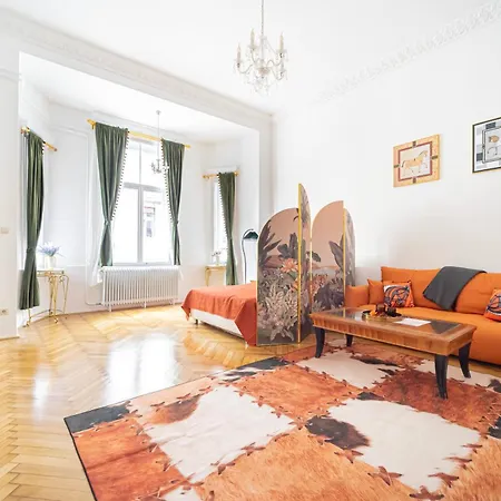 J - Chain Bridge - Danube View - Sleeps 6 * בודפשט